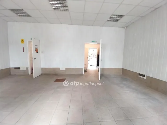 Eladó kereskedelmi és ipari ingatlan Nyíregyháza 50 nm