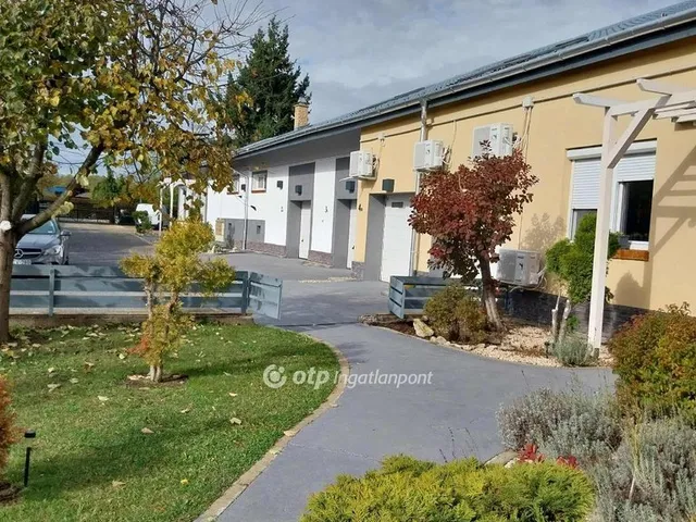 Eladó garázs Nyíregyháza 20 nm