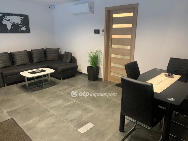 Eladó kereskedelmi és ipari ingatlan Nyíregyháza 30 nm