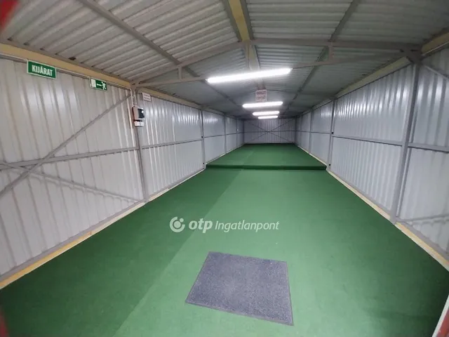 Eladó kereskedelmi és ipari ingatlan Nyíregyháza 200 nm