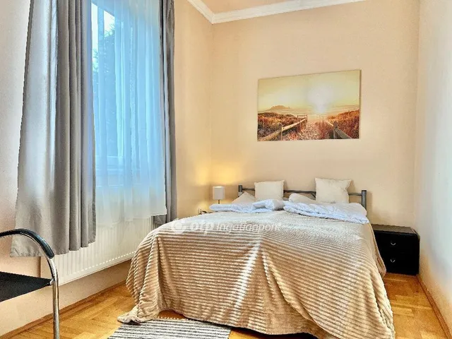 Eladó kereskedelmi és ipari ingatlan Gávavencsellő 370 nm