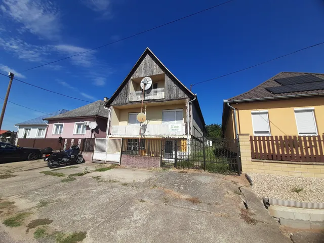 Eladó ház Ajak 164 nm