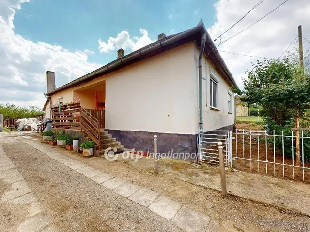 Eladó ház Gávavencsellő 110 nm