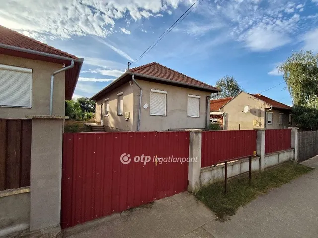 Eladó ház Téglás 80 nm