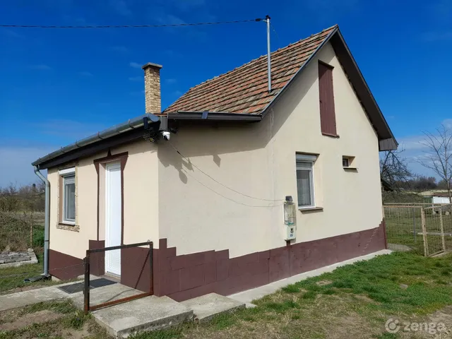 Eladó ház Mikepércs 35 nm