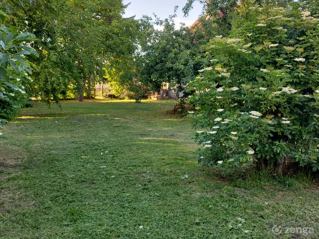 Eladó telek Gárdony, Dinnyés 726 nm