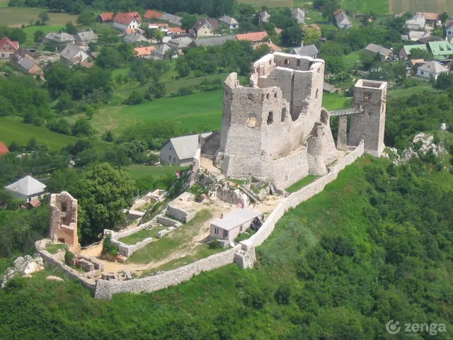 Eladó telek Csesznek 7965 nm