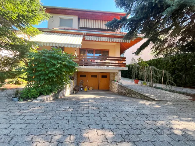 Eladó ház Vonyarcvashegy 300 nm