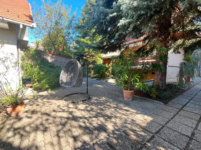 Eladó ház Vonyarcvashegy 300 nm