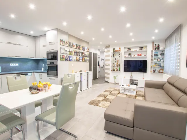 Eladó lakás Szombathely, Szentkirály, Szent István Király utca 55 nm