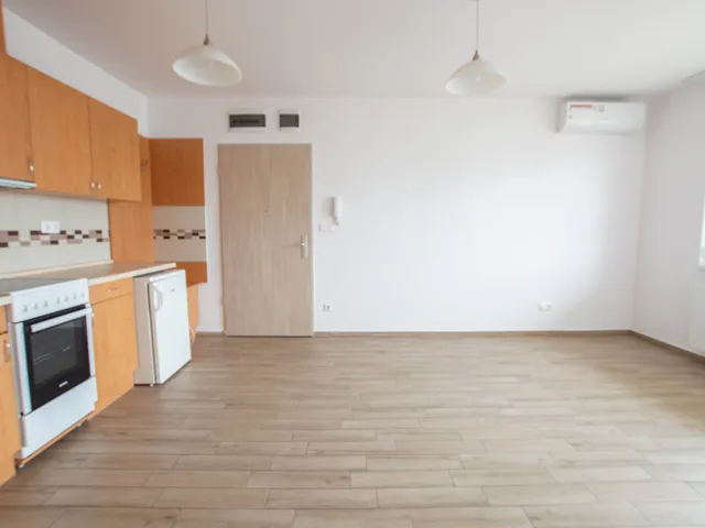 Kiadó lakás Szombathely, Joskar-Ola-lakótelep, Kenyérvíz utca 41 nm