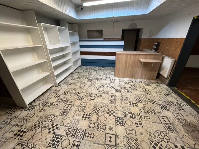 Kiadó kereskedelmi és ipari ingatlan Vasszécseny 80130 nm