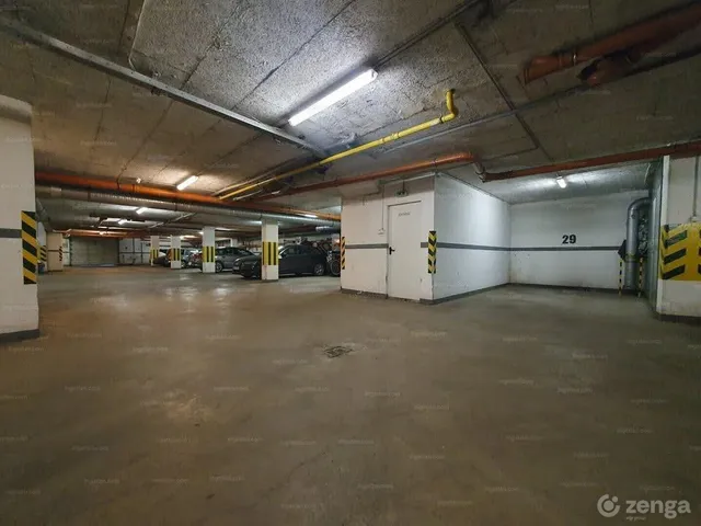 Kiadó garázs Budapest XI. kerület, Sasad-Sashegy XI. ker. 18 nm