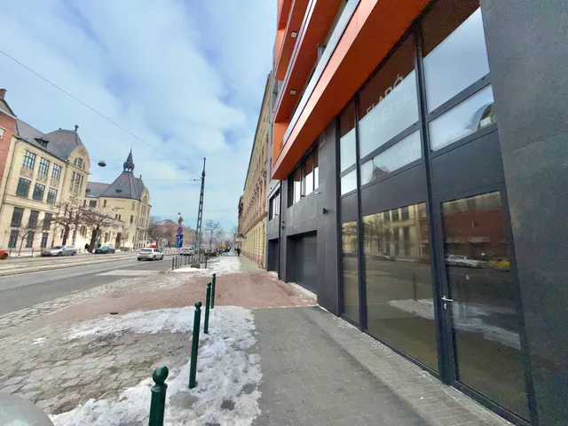 Eladó kereskedelmi és ipari ingatlan Budapest XIII. kerület, Lehel utca 27. 171 nm
