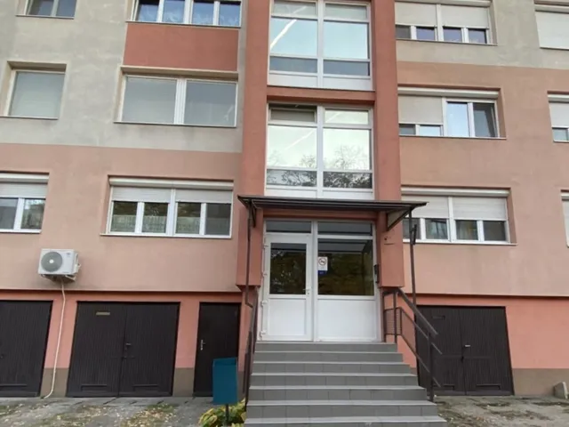 Eladó lakás Kiskunfélegyháza, Petőfi-lakótelep 54 nm