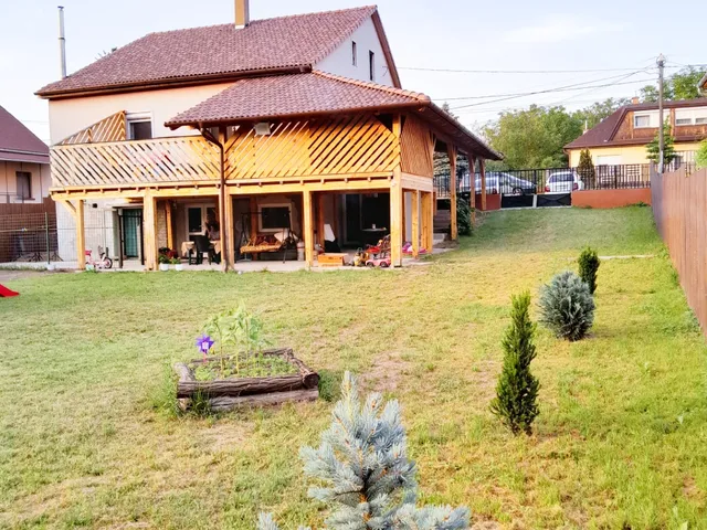 Eladó ház Váchartyán 160 nm