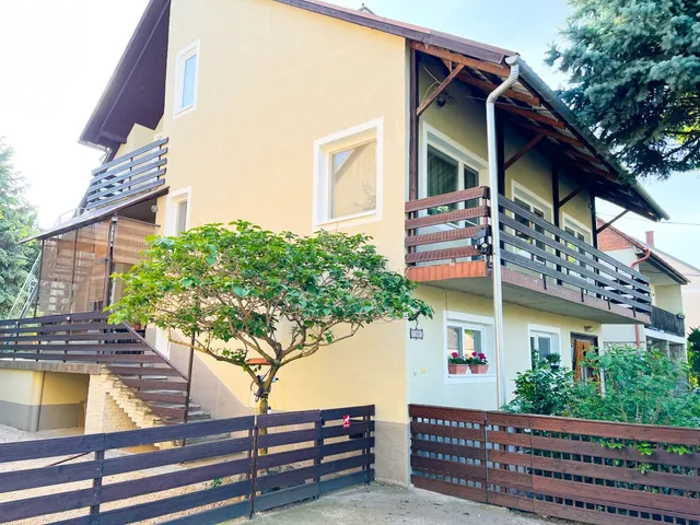 Eladó ház Győr, Sugár út 186 nm