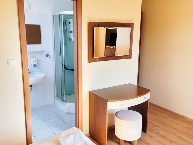 Eladó kereskedelmi és ipari ingatlan Kisnémedi 249 nm