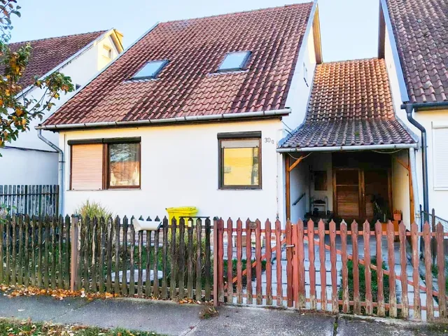 Eladó lakás Gyula, Nuszbek utca 162 nm