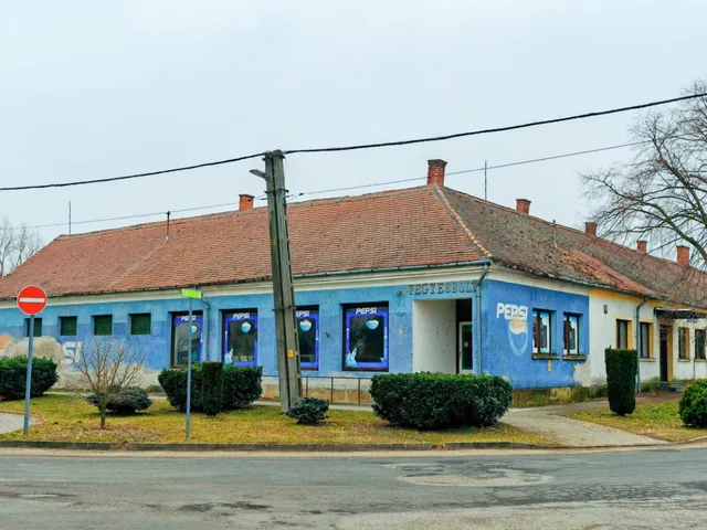 Eladó kereskedelmi és ipari ingatlan Cirák 570 nm