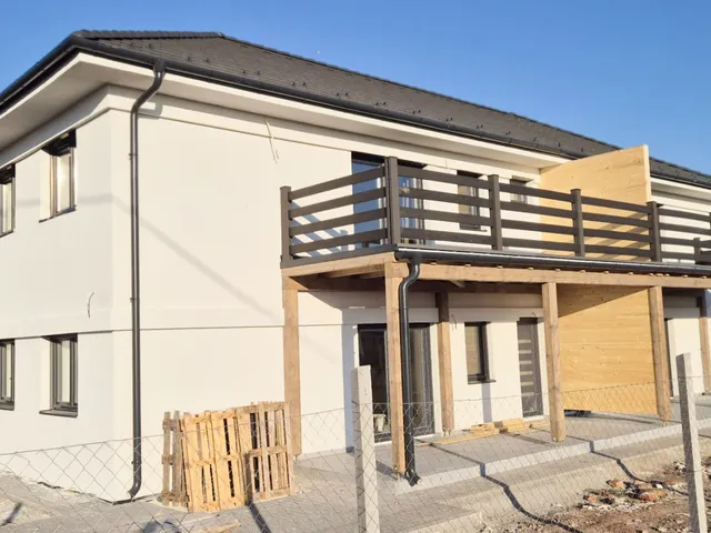 Eladó lakás Cegléd 74 nm