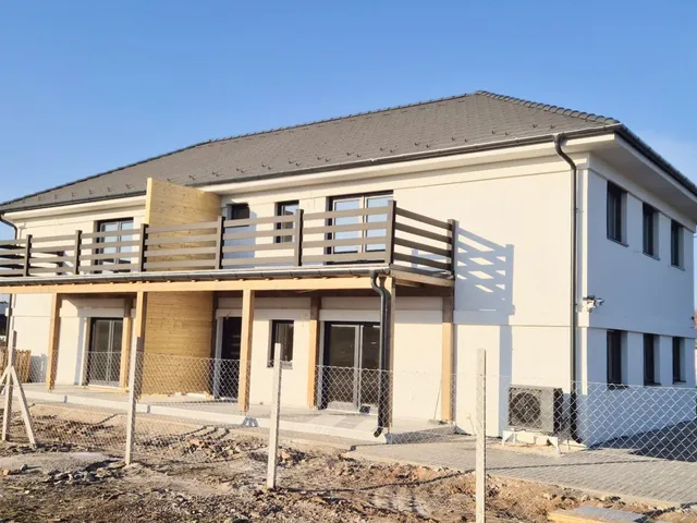 Eladó lakás Cegléd, Furmint utca 74 nm