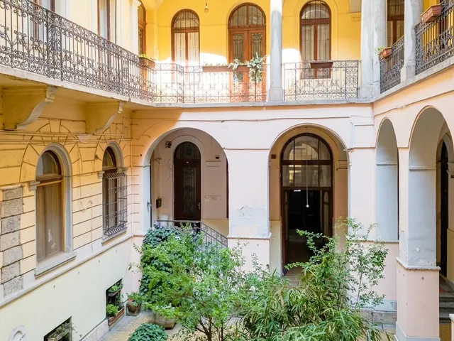 Eladó lakás Budapest VI. kerület 64 nm