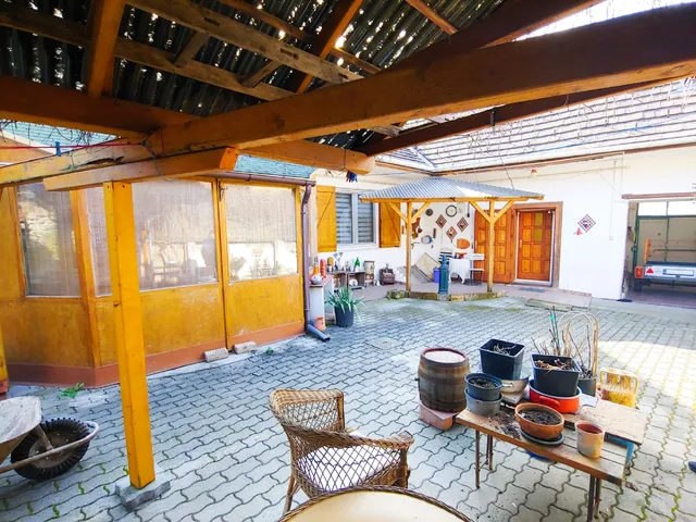 Eladó ház Pomáz, Főút 125 nm