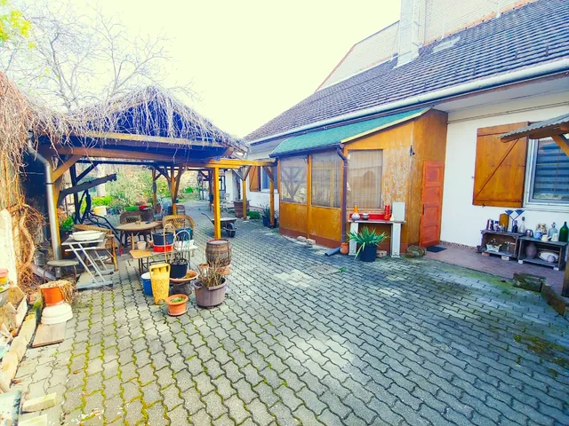 Eladó ház Pomáz, Főút 125 nm