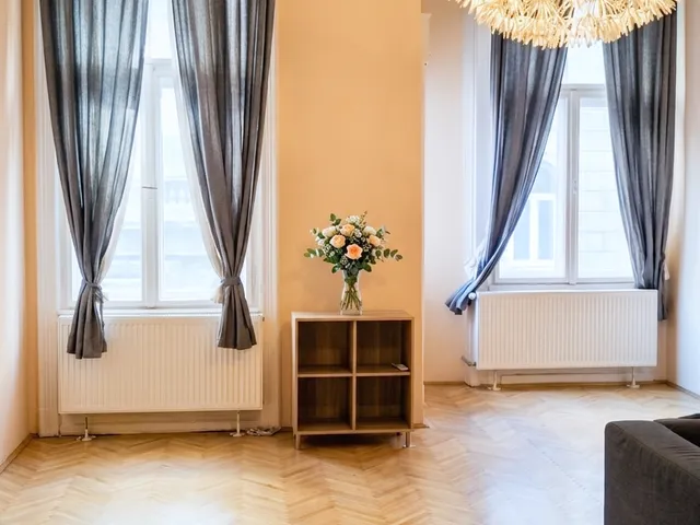 Eladó lakás Budapest VI. kerület, Paulay Ede utca 72 nm