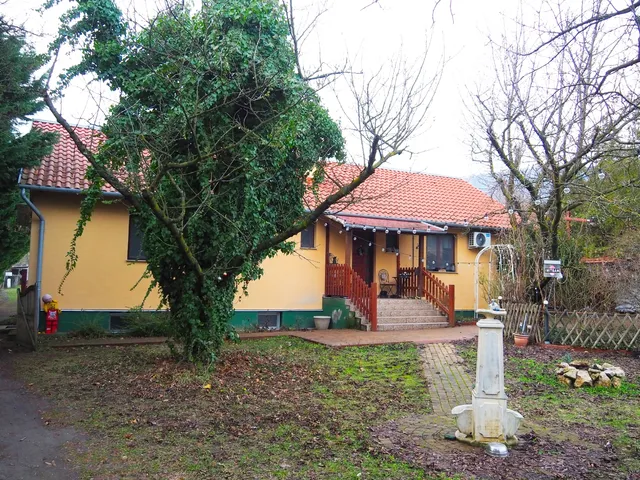 Eladó nyaraló Pomáz, Orlovác 85 nm