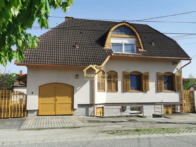 Eladó ház Győr, Szabadhegy 261 nm