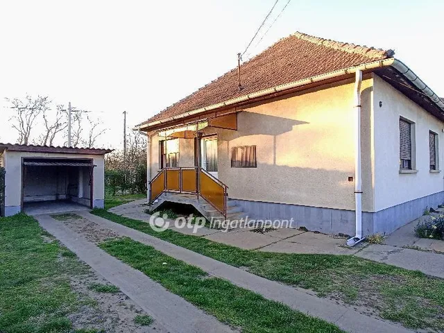 Eladó ház Jászfényszaru 79 nm