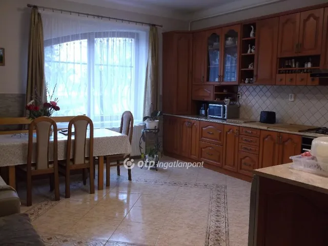 Eladó ház Gyöngyös 206 nm