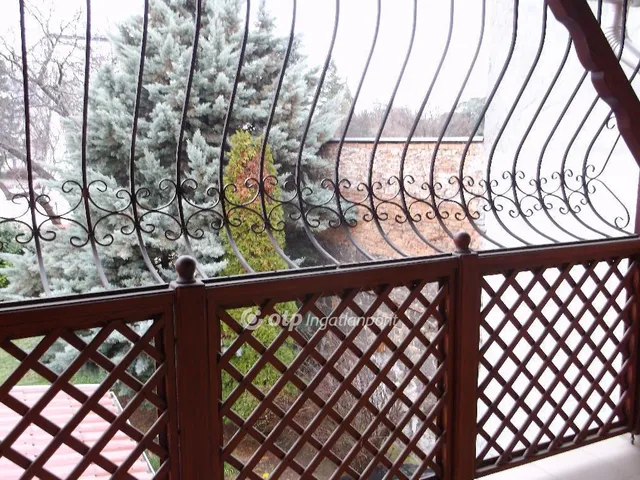 Eladó ház Gyöngyös 206 nm