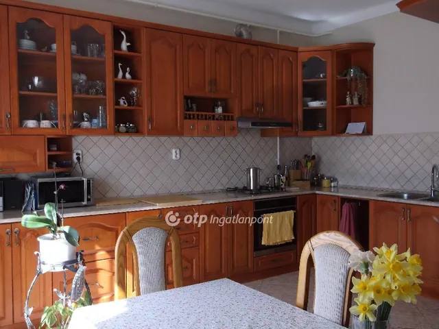 Eladó ház Gyöngyös 206 nm