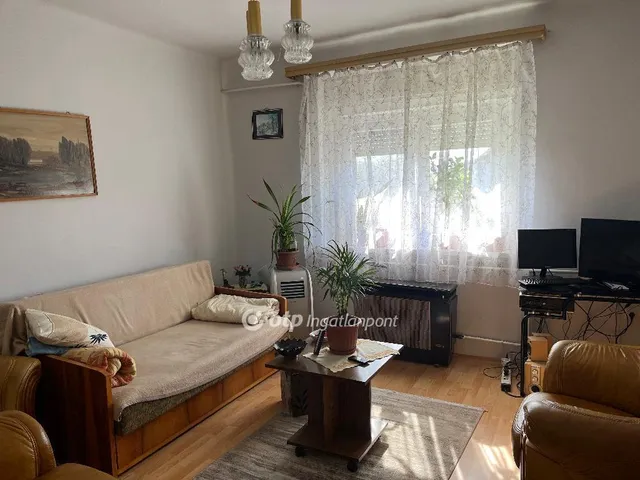 Eladó ház Besenyőtelek 70 nm