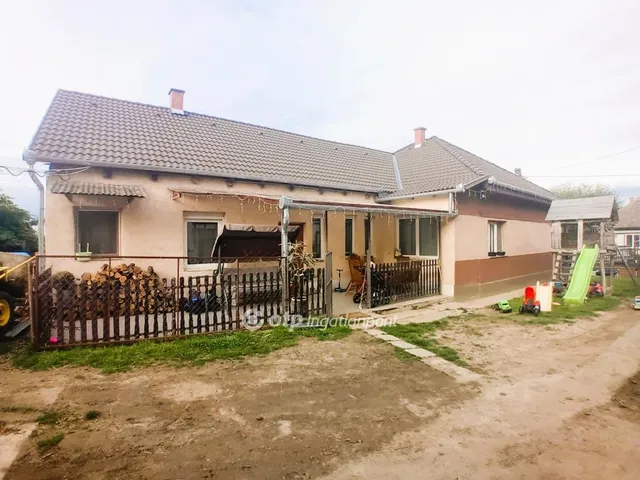 Eladó ház Valkó 132 nm