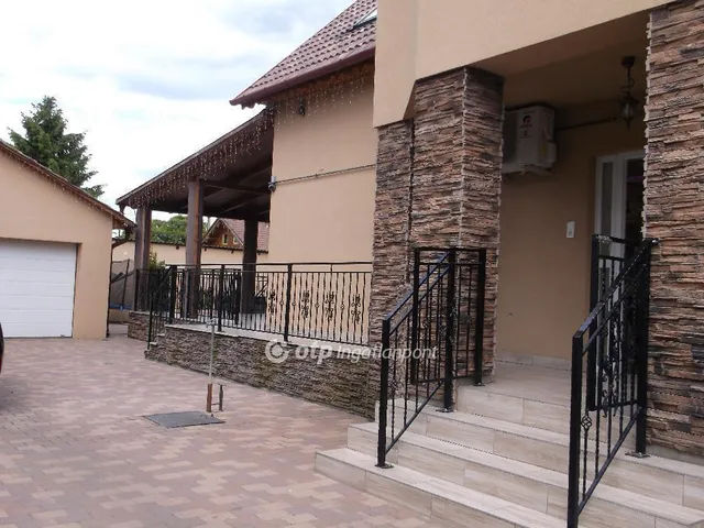 Eladó ház Gyöngyös 182 nm