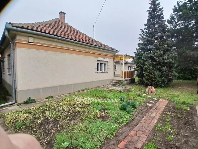 Eladó ház Karácsond 93 nm