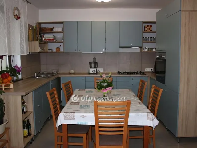 Eladó ház Maklár 160 nm