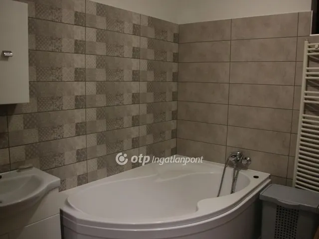 Eladó ház Maklár 160 nm