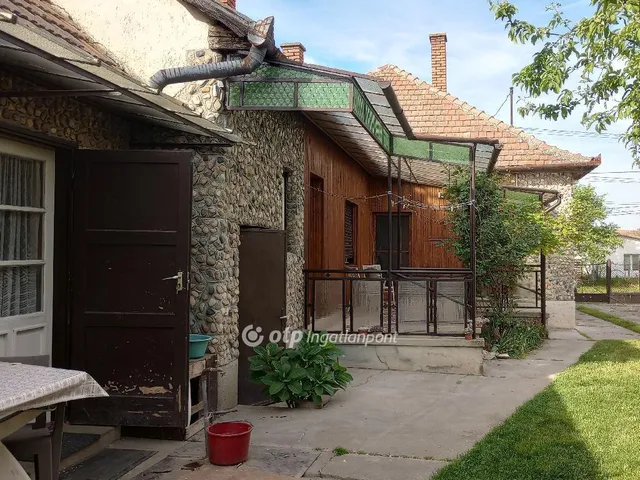 Eladó ház Csány 122 nm