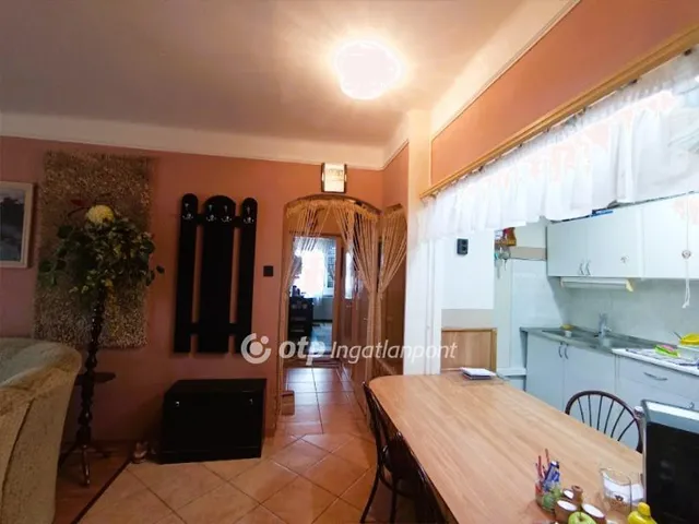 Eladó lakás Gyöngyös 71 nm