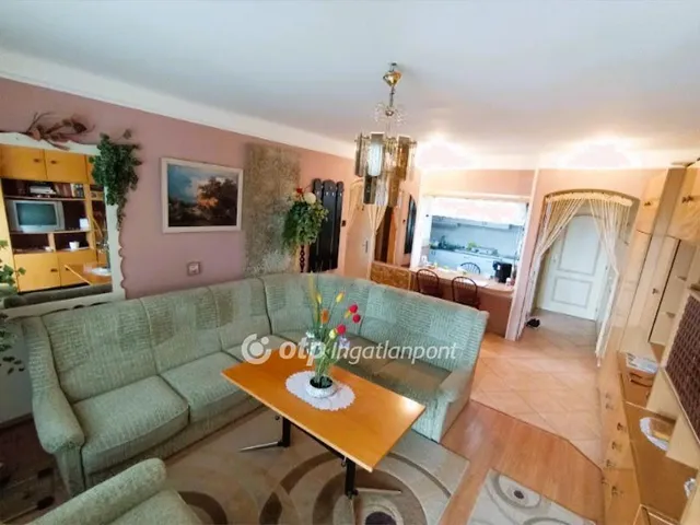 Eladó lakás Gyöngyös 71 nm