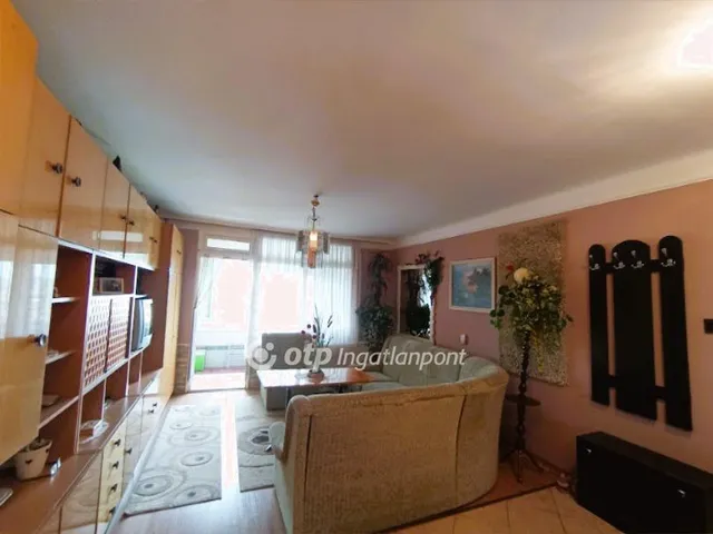 Eladó lakás Gyöngyös 71 nm