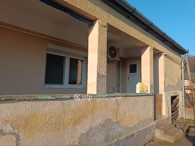 Eladó ház Rózsaszentmárton 70 nm