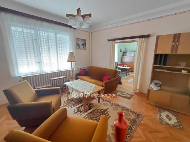 Eladó ház Csány 70 nm