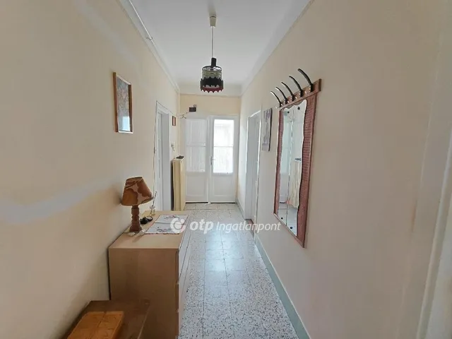 Eladó ház Csány 70 nm