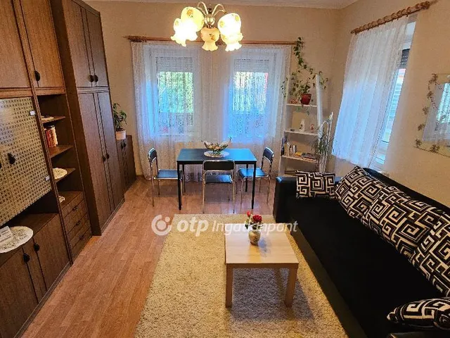 Eladó ház Szomolya 67 nm